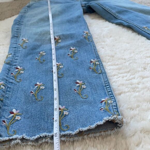 Pilcro And The Letterpress Size 25 Straight Leg Cropped Jeans Flowers On Bottom - Picture 10 of 10